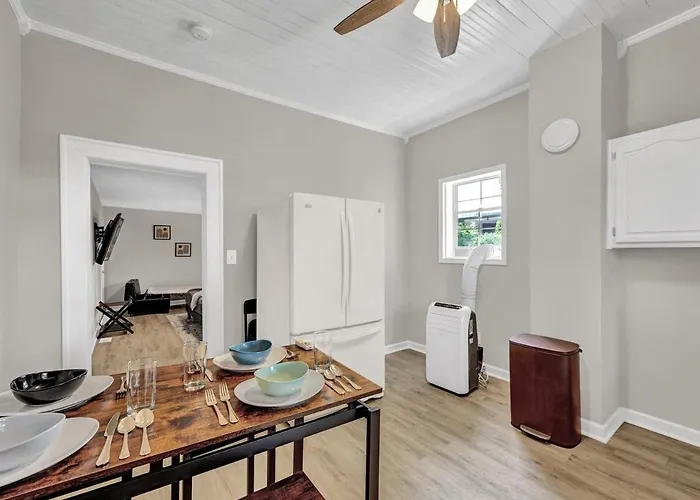 3 Mins From Downtown - Ps5, King Bed & Ev Charger