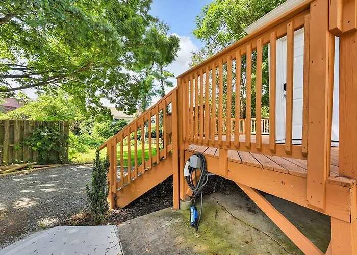 Apartment 3 Mins From Downtown - Ps5, King Bed & Ev Charger