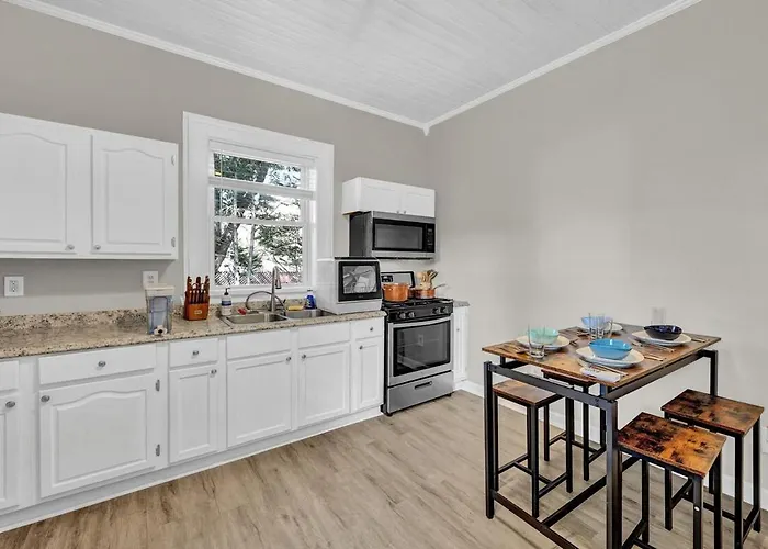 3 Mins From Downtown - Ps5, King Bed & Ev Charger Winston-Salem